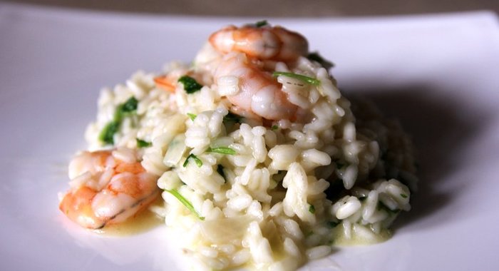 Ризотто с креветками и петрушкой