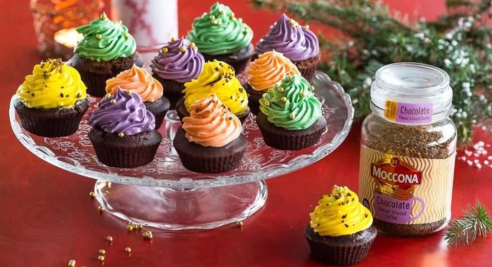 Кофейно-шоколадные капкейки с разноцветным кремом