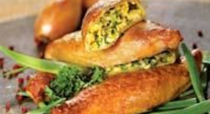 Пирожки с зеленым луком и яйцом