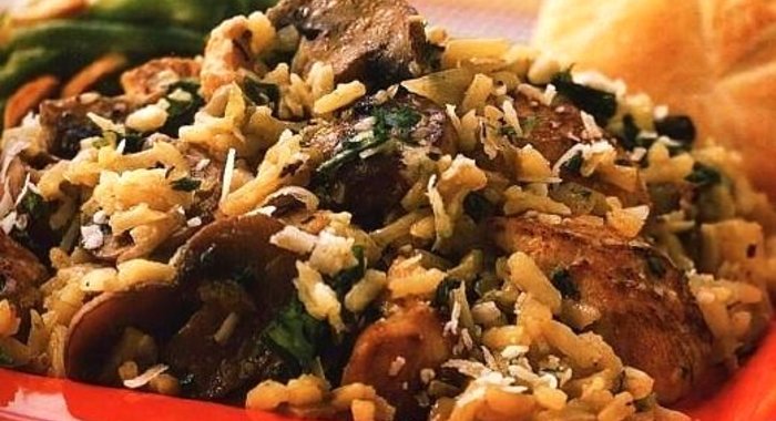 Плов с курицей и грибами