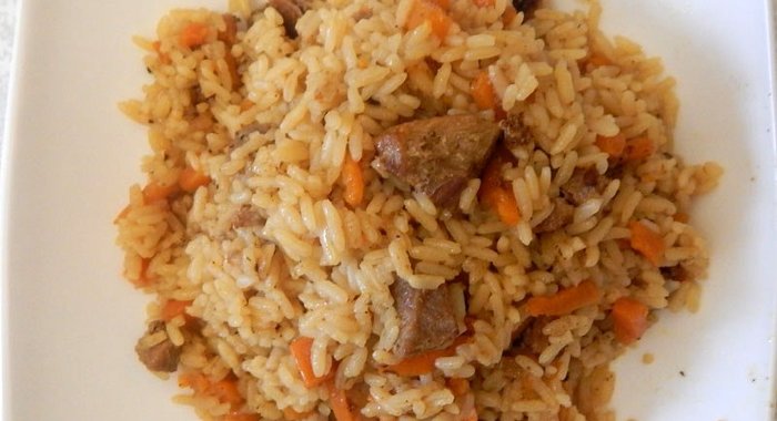 Вкусный плов со свининой