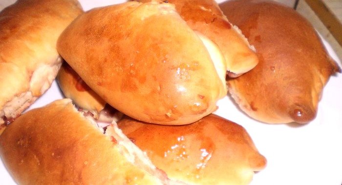 Пирожки Сладкоежки из готового теста