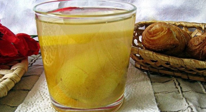 Грушевый компот с персиками и лимоном
