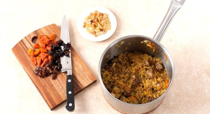 Плов с бараниной и сухофруктами