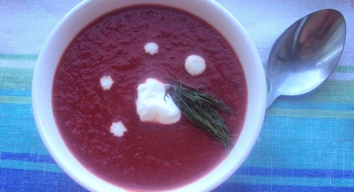 Свекольный суп-пюре с яблоками
