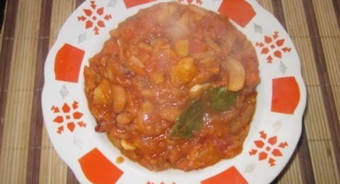 Овощное рагу с кабачками и капустой