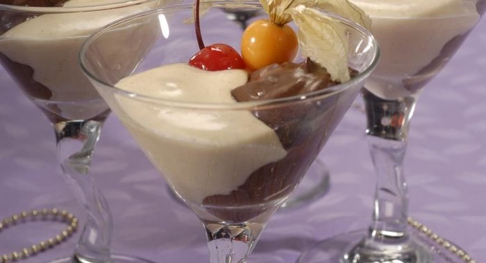 Десерт Два крема