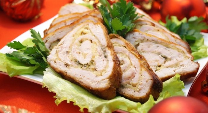 Куриный рулет с сыром и укропом