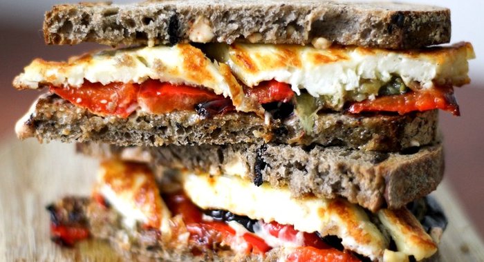 Бутерброды с баклажанами и чесноком