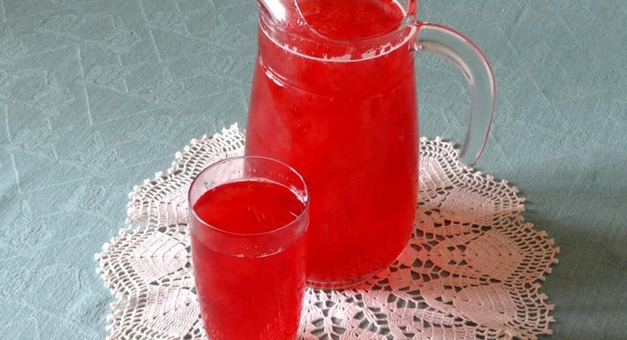 Компот из малины и яблок