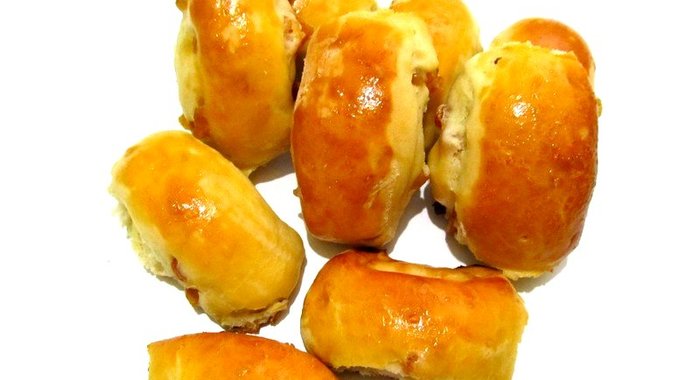 Булочки с изюмом и курагой