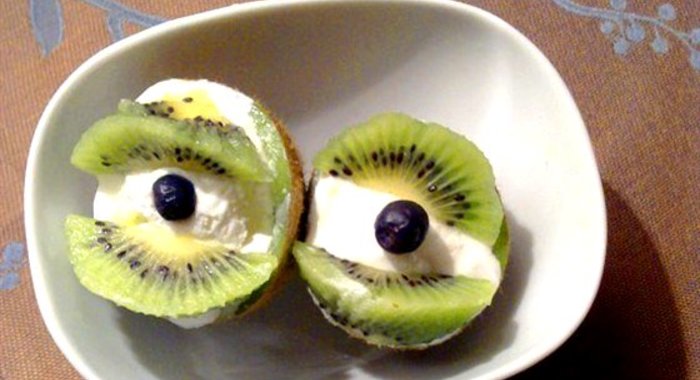 Десерт из киви и мороженого