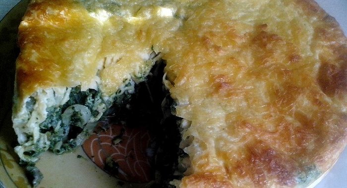Луковый пирог со шпинатом