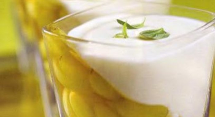 Виноград в желе из йогурта