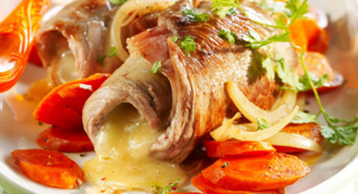 Телячьи рулетики с ветчиной и сыром