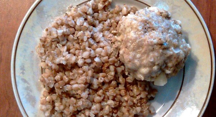 Гречка с котлетами