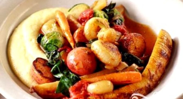 Овощное рагу с полентой