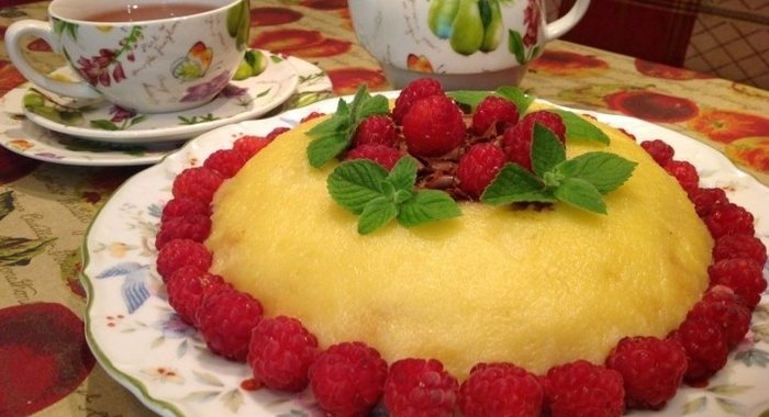 Пирог на сметане с заварным кремом