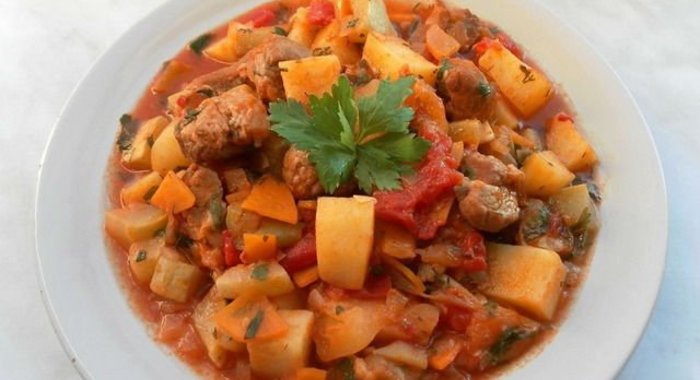 Рагу с мясом и картошкой
