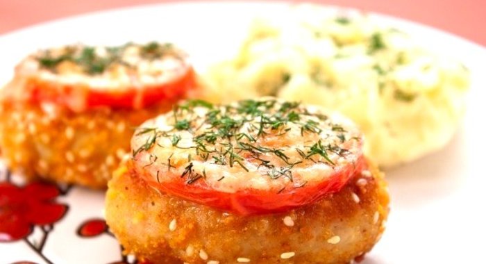 Котлеты с сыром и помидорами