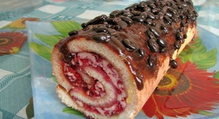 Малиновый бисквит