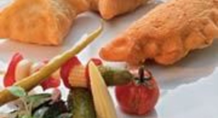 Картофельные пирожки с бараниной и кедровыми орешками