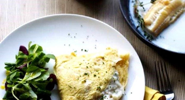 Омлет с копченой пикшей