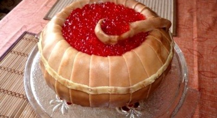 Торт Бочонок с икрой