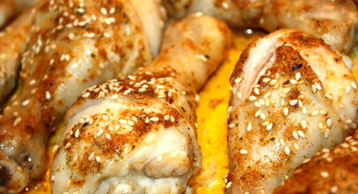 Куриные окорочка в маринаде из сушеных томатов