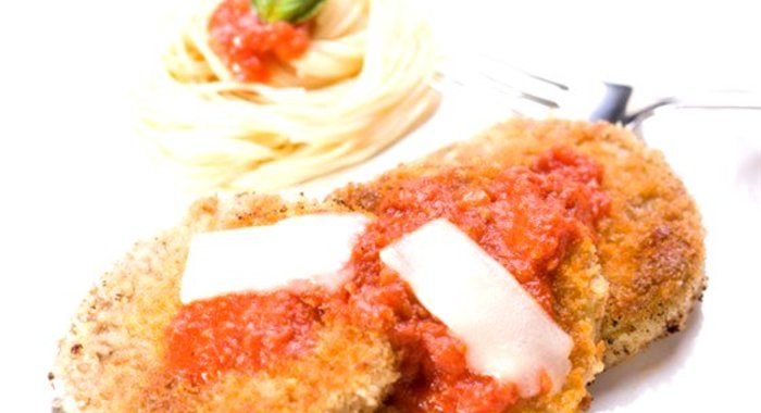 Оладьи из баклажана с томатной приправой