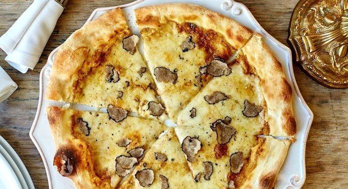 Трюфельная пицца из ресторана Buono