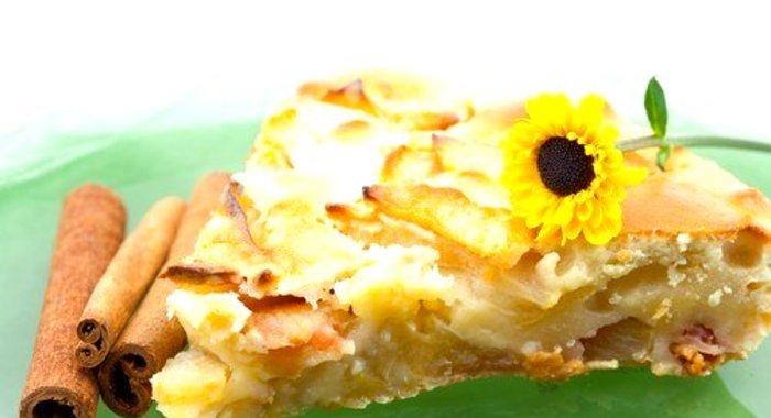 Пицца с яблоками и корицей