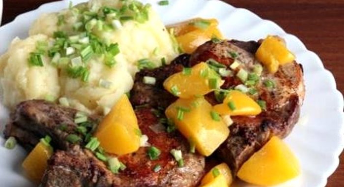 Свиная котлета на ребрышке