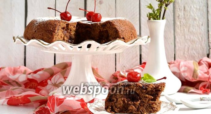 Шоколадный пирог с консервированной вишней в мультиварке