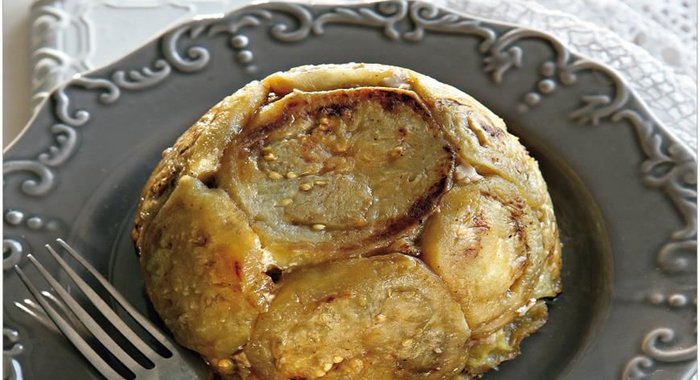 Шарлотка из ягненка с баклажанами