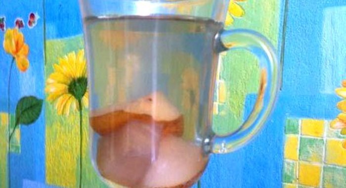 Грушевый компот с корицей