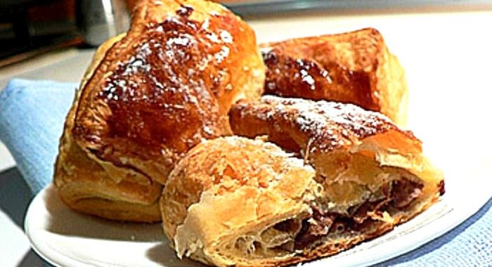 слоеные пирожные с шоколадом