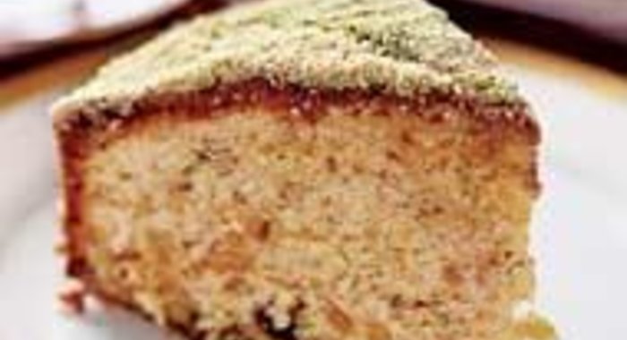 Пирог с орехами и изюмом