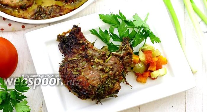 Свинина в духовке, в маринаде из белой смородины