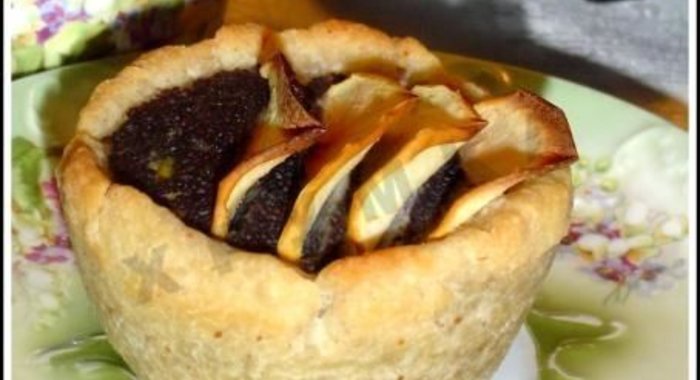 Пирожное с маково-яблочной начинкой