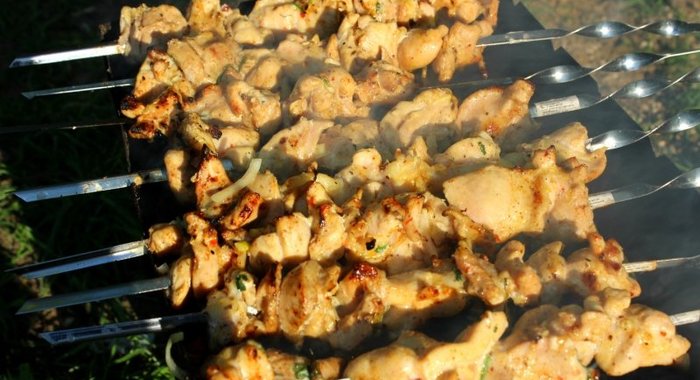 Шашлык из куриного филе на минералке