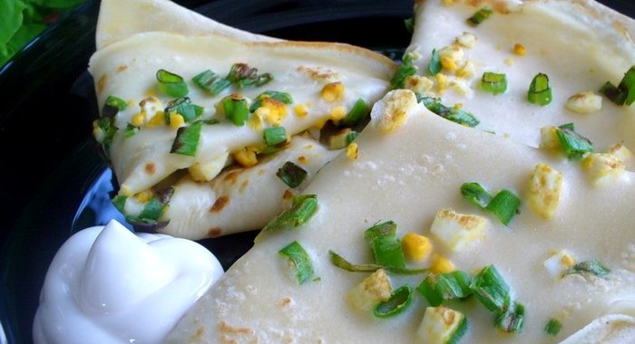 Блинчики с яйцом и луком