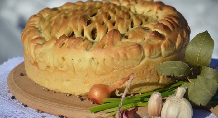 Пирог с капустой и сайрой