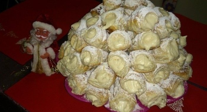 Слоеные трубочки с заварным кремом