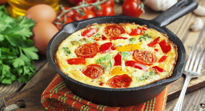 Омлет с помидорами