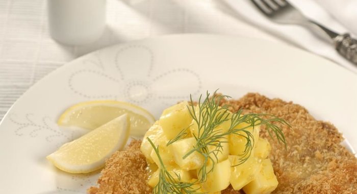 Свиной шницель с яблочным соусом