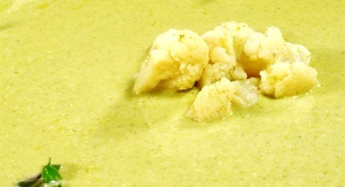 Суп-пюре из цветной капусты и картофеля
