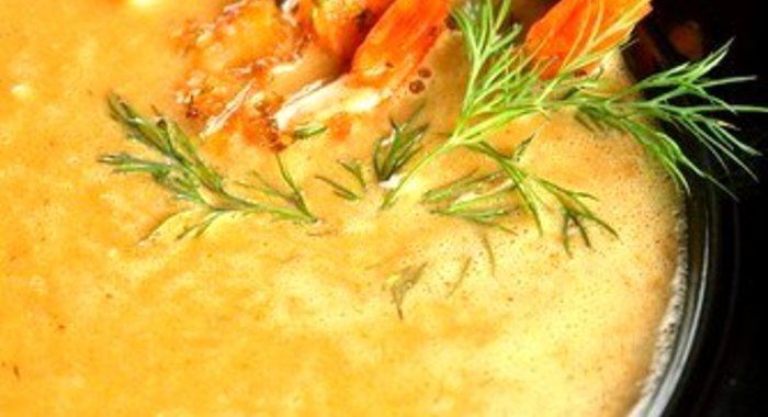 Пряный новогодний тыквенный суп с креветками