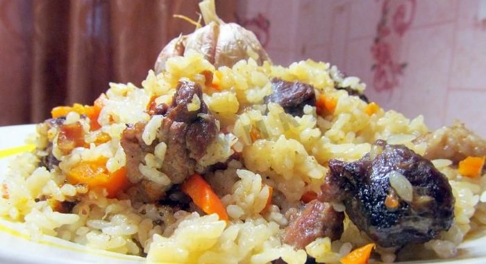 Плов из баранины в мультиварке