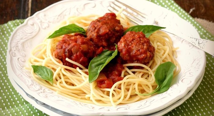 Тушеные котлеты в мультиварке